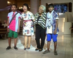 Fashion Show 3 Generasi Meriahkan Hari Ibu Sedunia
