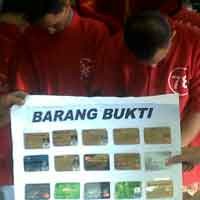 Palsukan Aplikasi, Steven cs Bobol Kartu Kredit Milyaran Rupiah