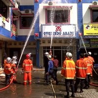 Kompleks Ruko di Semarang Dilalap Api