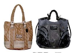 3 Pilihan Tas Guess untuk Tampil Modis