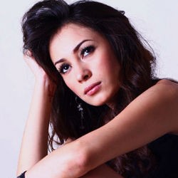 Adhe Wendhy Ingin Menikah dengan Gaya Gothic