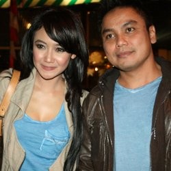 Rheina Maryana Jajaki Cinta Sutradara Film