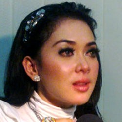 Syahrini Bantah Bayar Rp 200 juta untuk Duet dengan Anang