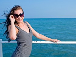 Fashion Item untuk Bergaya Saat Liburan