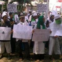 FPI Jabar Minta Bioskop di Bandung Tarik Film ?