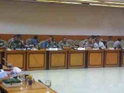 Rapat DPR Molor, Kapolri & Panglima TNI Menunggu Hingga Setengah Jam