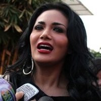 Ayo Buru Mobil Mewah Ex Krisdayanti