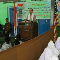 Dubes Marciel Minta Para Santri Ajari Anak AS Kesopanan