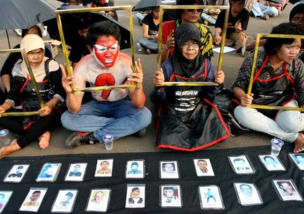 Korban HAM Desak Penyelesaian Tragedi Mei 98