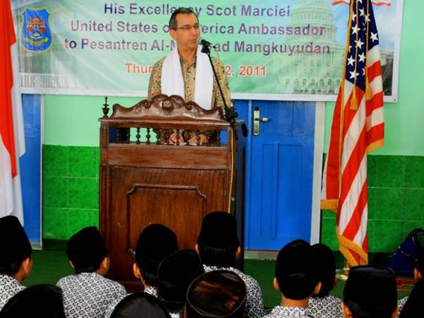 Dubes AS Kunjungi Ponpes Al Muayyad