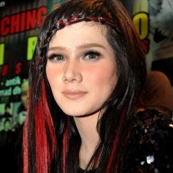 Mulan Jameela Nggak Pede Nyanyikan Lagu Krisdayanti