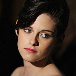 Kristen Stewart Aktris Terbaik Festival Film Milan 