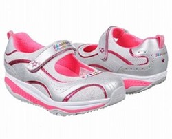 Wow, Ada Sepatu yang Bikin Anak Kecil jadi Seksi