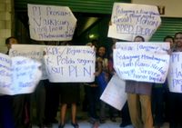 Pedagang Pasar Atom Tahap III Demo