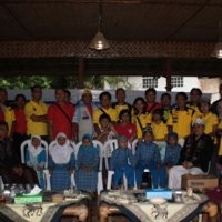 Proton Club Indonesia Berbagi Suka dengan Anak Yatim