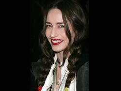 Anak Perempuan Mick Jagger Berpose Bugil untuk Playboy