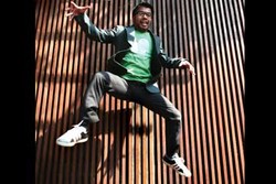 Fotografer Panggung Muhammad Asranur Menerbitkan Buku