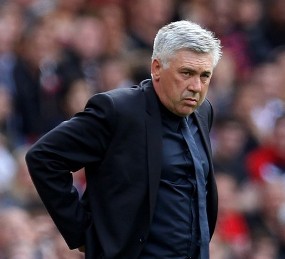 Cech Juga Ikut Bela Ancelotti
