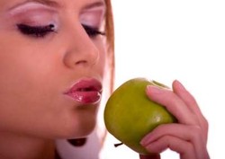 Sebutir Apel Bisa Segarkan Napas dalam Kondisi Darurat