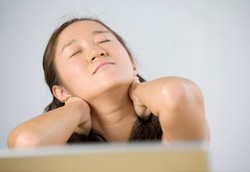 Trik untuk Leher Kaku dan Nyeri