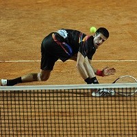 Djokovic Jumpa Soderling