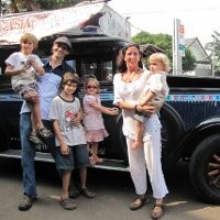 Keluarga Pecinta Keliling Dunia Sambangi Jakarta