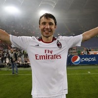 Van Bommel Berharap Terus di Milan