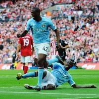 Yaya Toure Beri City Gelar Piala FA