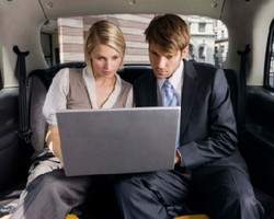 Kiat Jalin Hubungan Baik dengan Atasan di Kantor