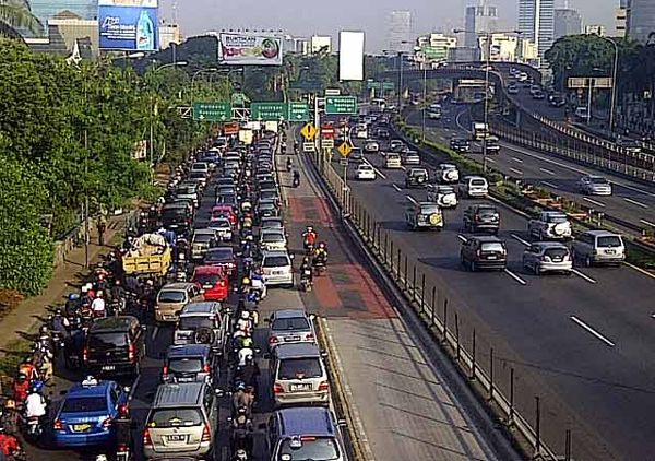 Cuti Bersama, Lalin Gatot Subroto Tetap Padat