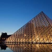 Piramida Pasar Mobile di Indonesia