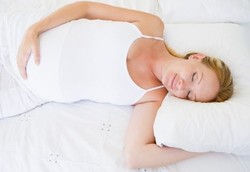 Amankah Tidur Terlentang Buat Ibu Hamil?