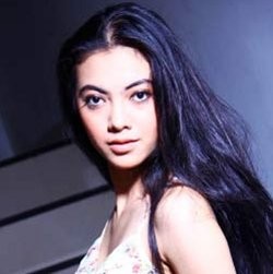 Cinta Dewi Suka Pria Romantis