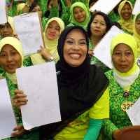 Ribuan Ibu-ibu Ditantang Ciptakan Motif Batik Baru