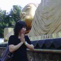 Tabur Bambu Warnai Prosesi Waisak di Mojokerto