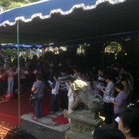 Peringati Waisak, Ratusan Umat Budha di Bandung Padati Vihara