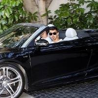 Pesona Joe Jonas dengan Audi R8 Spyder