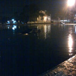 Lagi, Mobil Nyemplung di Bundaran HI