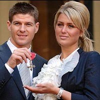 Steven Gerrard Nantikan Anak Ketiga