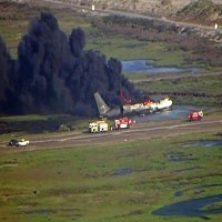 Pesawat Militer Boeing 707 Jatuh di California