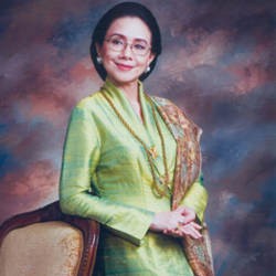 Kasus Hukum yang Melibatkan Poppy Dharsono Makin Ruwet