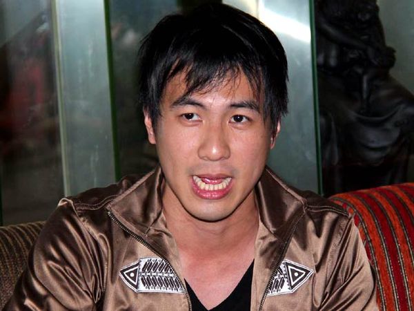 Daniel Mananta Bedah Pose Nakalnya