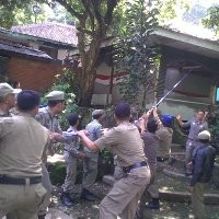 Bangunan Dibongkar, Pengamen di Baksil Bingung Pindah ke Mana