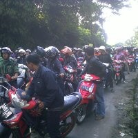 Empat Jam Arus Kendaraan Bandung-Nagreg Tak Bergerak