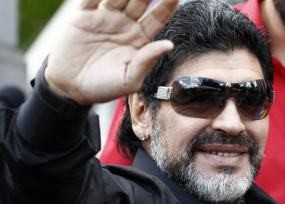 Gaji Besar Alasan Maradona ke Timur Tengah