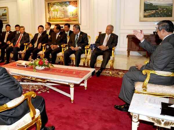 SBY Terima Menhan se-ASEAN
