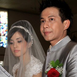 Delon Resmi Menikahi Yeslin