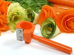 Cara Mudah Bikin Bunga Wortel Cantik!