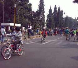 Warga Coblong Bentuk Relawan Awasi Car Free Day Dago