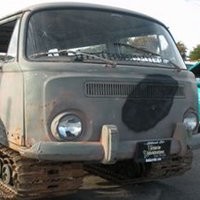 Wow, VW Kombi Berubah Jadi Tank